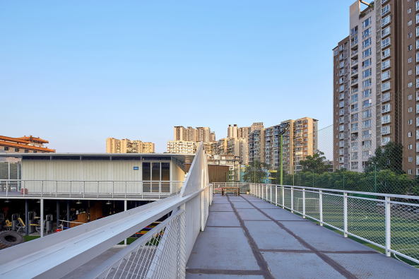 Horus Architectural Design, HAD, Epos Architects, Zhou Yonggang, JingJuSi, Chengdu, China, black box gym, sports centre, Arch-exist Photography, steel, Stahl, Hof, courtyard, tempor�re Architektur, leichte Struktur, light structure, low-cost, billiges Bauen, temporary architecture, Baunetz, Baunetz Meldung, Architektur, architecture