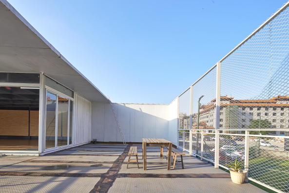 Horus Architectural Design, HAD, Epos Architects, Zhou Yonggang, JingJuSi, Chengdu, China, black box gym, sports centre, Arch-exist Photography, steel, Stahl, Hof, courtyard, temporre Architektur, leichte Struktur, light structure, low-cost, billiges Bauen, temporary architecture, Baunetz, Baunetz Meldung, Architektur, architecture