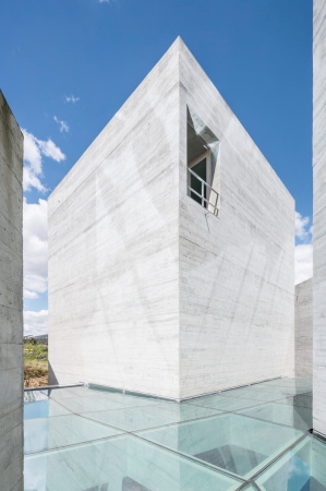Beton, Landmark, Portugal, Centro de Interpretao do Romnico, Spaceworkers, Portuguese Romanesque Route, Romanische Route, Lousada, Monument, Transromanica, Paredes, information center, Beton, concrete, Gewlbe, Sergio Pirrone, Romanik, Antiromanik