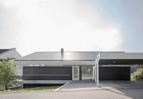 Baunetz, Baunetz Meldung, Architektur, architecture, Brigida Gonzalez, Reichel Schlaier, Stuttgart, Stuttgart-Feuerbach, Wohnhaus, Einfamilienhaus, house, detached house, 60s, 1960er, Satteldach, Japan, Terrasse, Balkon, raumhohe Verglasung