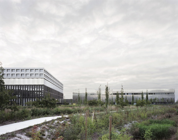 Frankreich, Paris, Paris-Saclay, Research-intensive und Business Cluster, Campus du plateau de Saclay, Saclay-Plateau, ParisTech, Grande �cole, EDF-Lernzentrum und Campus, ecdm Architekten, learning center and a multi-activity campus, Ultra-Hochleistungsbeton (UHPC)