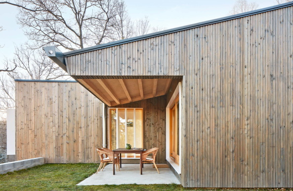 Jos Hevia, Baunetz, Baunetz Meldung, Architektur, architecture, Mogas Arquitectes, Mogas, Berghtte, cottage, mountain cottage, Ferienhaus, Wochenendhaus, alpines Bauen, Holz, shelter, wood, Holzrahmenbau, balloon frame, prefabrication, Vorfertigung, Pyrenen, pyrenees, Pultdach