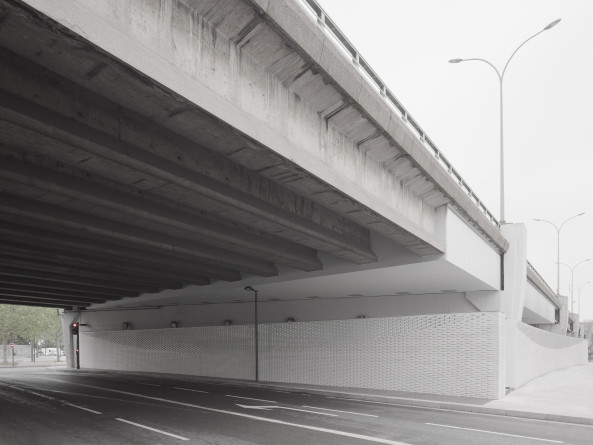 Recyclingzentrum, Paris, Frankreich, France, DATA, Schnepp Renou, weies Keramikzeigel, Ziegel, Brick, waste sorting space, Porte de Pantin