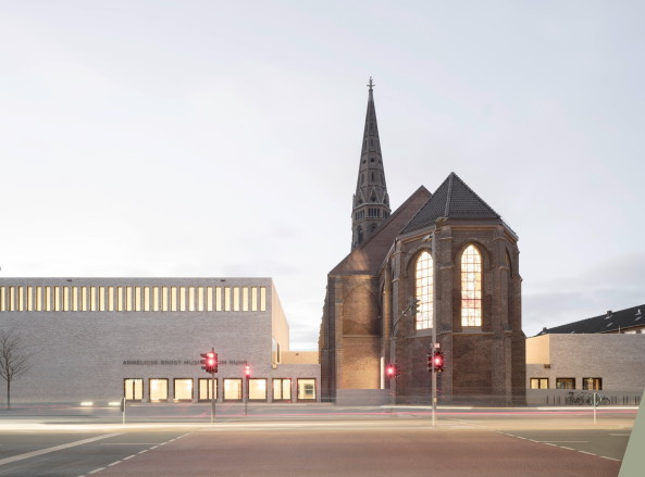 Kirche, Altbau, Musikforum, Kritik, Bez+Kock, Brigida Gonzalez, Bochum, Symphoniker, Anneliese Brost, Brgerbegehren, Bhne, Treppe, stairs, Rampe, ramp, music hall