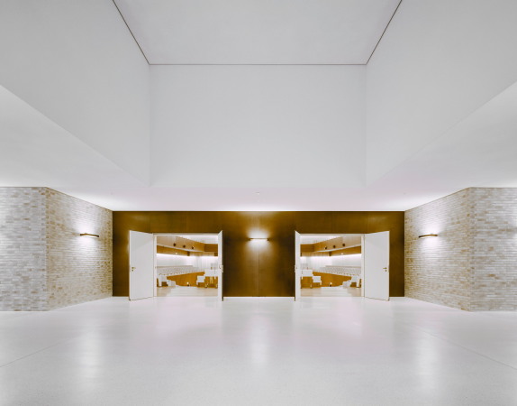 Kirche, Altbau, Musikforum, Kritik, Bez+Kock, Brigida Gonzalez, Bochum, Symphoniker, Anneliese Brost, B�rgerbegehren, B�hne, Treppe, stairs, Rampe, ramp, music hall