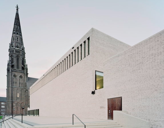 Kirche, Altbau, Musikforum, Kritik, Bez+Kock, Brigida Gonzalez, Bochum, Symphoniker, Anneliese Brost, B�rgerbegehren, B�hne, Treppe, stairs, Rampe, ramp, music hall