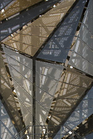 Mark Hadden, landmarke, kraftwerk, heizkraftwerk, golden, goldener, schornstein, neubau, london, greenwich, besucherzentrum, �ffentlich, �ffentlichkeitsarbeit, architekten, c.f.moller, moller, M�ller, C.F.M�ller, sakral, kirche, turm, schwarz, wei�, w�rme, energie, energieversorgung, transparenz, architektur, industrie, peninsula, halbinsel, c.f.