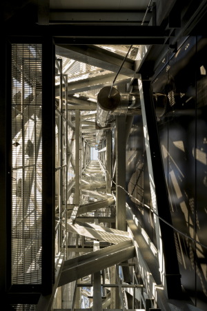 Mark Hadden, landmarke, kraftwerk, heizkraftwerk, golden, goldener, schornstein, neubau, london, greenwich, besucherzentrum, �ffentlich, �ffentlichkeitsarbeit, architekten, c.f.moller, moller, M�ller, C.F.M�ller, sakral, kirche, turm, schwarz, wei�, w�rme, energie, energieversorgung, transparenz, architektur, industrie, peninsula, halbinsel, c.f.