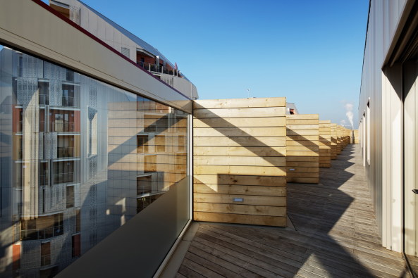 Takuji Shimmura, batignole, Jean Bocabeille, architekten, architekt, frankreich, paris, neubau, nursing home, pflegeheim, sozialer wohnungsbau, rot, balkon, balkone, hof, terrassen, egalite, gleichheit, france, Habitation, Clichy, sozialwohnung, konversion, dichte, stadt