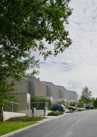 ke E:son Lindman, Baunetz, Baunetz-Meldung, Architektur, srchitecture, Modet, Arklab, Stockholm, Reihenhuser, row houses, housing, scandinavia, scandinavian, swedish, sweden, holz, wood, grau, grey, Erik Wallin Bygg