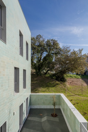 Casa Acreditar Porto, Porto IPO, onkologisches Zentrum, atelier do cardoso . arquitectos, Spende, Donation, portugiesische Hersteller, Hohlraum, patio, garten, Wohnen, jugendliche Patienten, sorgf�ltige Architektur, Portugal, Porto