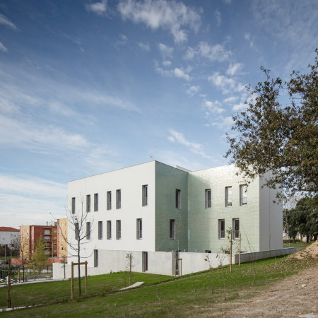 Casa Acreditar Porto, Porto IPO, onkologisches Zentrum, atelier do cardoso . arquitectos, Spende, Donation, portugiesische Hersteller, Hohlraum, patio, garten, Wohnen, jugendliche Patienten, sorgf�ltige Architektur, Portugal, Porto