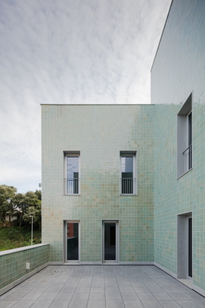 Casa Acreditar Porto, Porto IPO, onkologisches Zentrum, atelier do cardoso . arquitectos, Spende, Donation, portugiesische Hersteller, Hohlraum, patio, garten, Wohnen, jugendliche Patienten, sorgf�ltige Architektur, Portugal, Porto