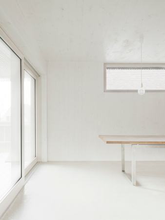 Schnepp Renou, Karawitz, Baunetz, Meldung, Architektur, architecture, Paris, banlieu, Marly-le-Roi, Einfamilienhaus, Passivhaus, single family house, Milena Karanesheva, Mischa Witzmann, Holzverkleidung, Holzfassade, wood, Maison Bambou