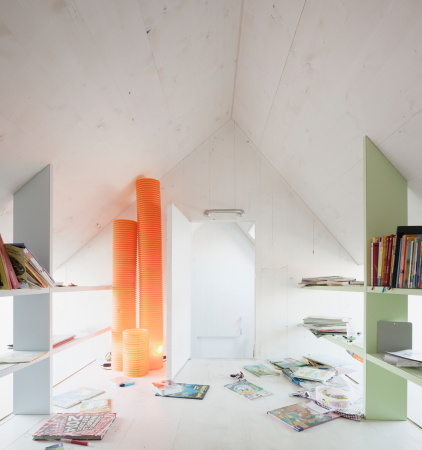 Schnepp Renou, Karawitz, Baunetz, Meldung, Architektur, architecture, Paris, banlieu, Marly-le-Roi, Einfamilienhaus, Passivhaus, single family house, Milena Karanesheva, Mischa Witzmann, Holzverkleidung, Holzfassade, wood, Maison Bambou