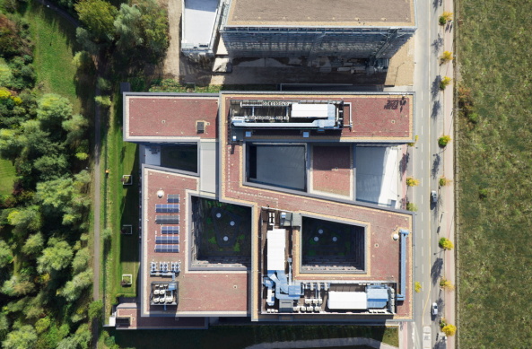 Baunetz, Meldung, Architektur, architecture, Ratingen, Mitsubishi, headquarter, Zentrale, Deutschlandzentrale, Bro, office, corporate architecture, Kresings, HG Esch, Leed Award