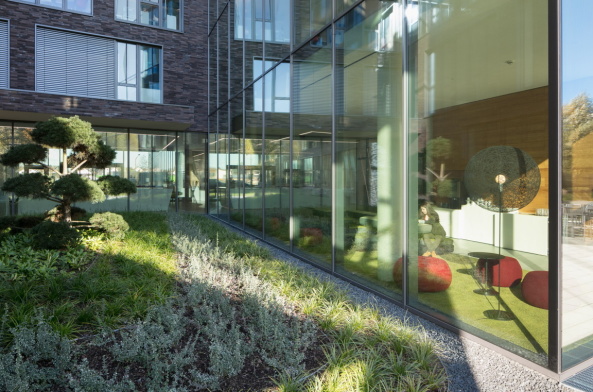 Baunetz, Meldung, Architektur, architecture, Ratingen, Mitsubishi, headquarter, Zentrale, Deutschlandzentrale, Bro, office, corporate architecture, Kresings, HG Esch, Leed Award