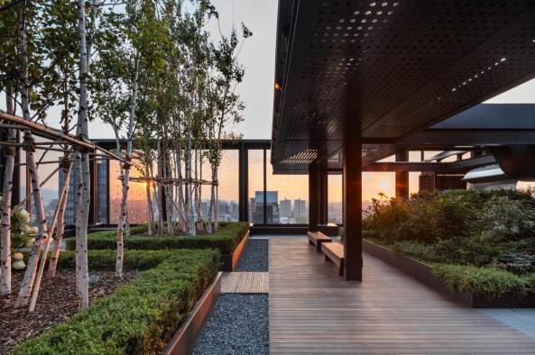 Kevin Scott, Kyungsub Shin, Brohochhaus, offices, high-rise building, Olson Kundig, Seoul, Korea, Sdkorea, corporate architecture, Fassade, facade, steel, Stahl, schwarz, black, Baunetz, Meldung, Architektur, architecture, Shinsegae, South Korea