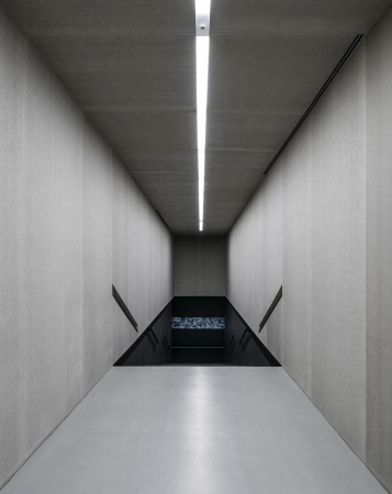 Juliusz Sokolowski, Jakub Certowicz, Piotr Rakowski, DIALOGUE CENTRE PRZEŁOMY, National Museum, Nationalmuseum, Szczecin, Stettin, Muzeum Narodowe, Platz, square, Landschaftsarchitektur, landscape architecture, Architektur, architecture, grau, Beton, grey concrete, wave, Welle, KWK Promes, Philharmonie, history, Geschichte, urban space, Stadtraum, open space, Polen, Poland, Baunetz, Meldung