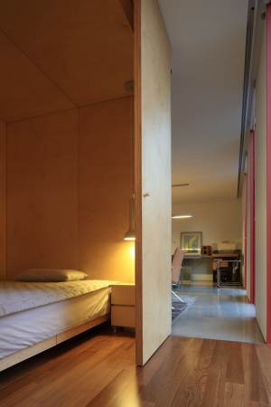 Korea, Seoul, Brohaus, KYWC, kywc architects, Office building, Stahlstruktur, stahl, steel, Rot, Red, Kim Jae-Kyeong, Statik, Mikroarchitektur, Microarchitecture, Mikrokosmos Soyul, micro-cosmos soyul, Kim Seung-Hoy, Yongsan-gu, Huam-dong