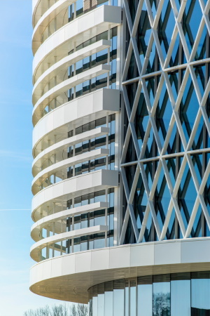 Jaspers-Eyers, Baunetz, Meldung, Architektur, architecture, Barco, Belgien, Belgium, Kortrijk, Kennedypark, office building, corporate architecture, Bro, Brobau, office, rund, round, circle, Kreis, wei, white, Philippe van Gelooven, Klaas Verdru, Steven Massart, Marc Detiffe