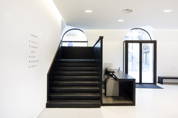 Baunetz, Meldung, Architektur, architecture, Itaklien, Italy, Sizilien, Sicily, Banca di Credito Cooperativo, BCC, G. Tonilo, San Cataldo, Auditorium, Saal, hall, Fassade, Denkmalschutz, facade, Treppen, stairs, Fabricanove, Filippo Romano