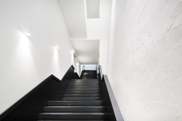 Baunetz, Meldung, Architektur, architecture, Itaklien, Italy, Sizilien, Sicily, Banca di Credito Cooperativo, BCC, G. Tonilo, San Cataldo, Auditorium, Saal, hall, Fassade, Denkmalschutz, facade, Treppen, stairs, Fabricanove, Filippo Romano