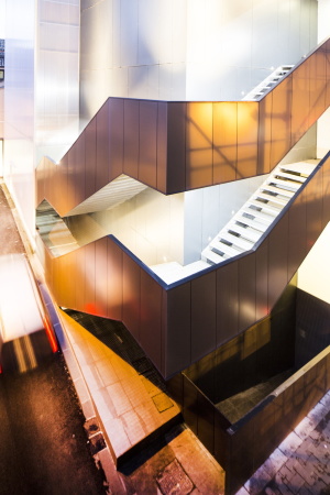 Baunetz, Meldung, Architektur, architecture, Itaklien, Italy, Sizilien, Sicily, Banca di Credito Cooperativo, BCC, G. Tonilo, San Cataldo, Auditorium, Saal, hall, Fassade, Denkmalschutz, facade, Treppen, stairs, Fabricanove, Filippo Romano