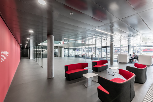 Baunetz, Meldung, Architektur, architecture, Marazzi, Paul, 3M, Langenthal, Bern, Firmenzentrale, Bro, Fassade, Keramikfassade, Keramik, Fliesen, tiles, facade, ceramics, office, headquarter, office building, Rob Lewis, Ben Zurbriggen