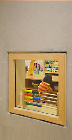 ziegel, gelb, sonnengelb, mauerwerk, backstein, gestreckt, neubau, sachsen, Reinsdorf, anne frank, kita, kindergarten, kindertagesst�tte, innenfenster, raumkontinuum, krippe, k�che, windm�hle, Linoleum, holz, farbe, bunt, schale, landschaft