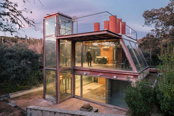 Pavillon, Hidden Pavilion, penelas architects, madrid, las Rozas, Wasserfall, Eichenwald, gerosteter Stahl, Vollverglasung, Transparenz, Lichtkamin, Spindeltreppe, Dachterrasse, Miguel de Guzm�n