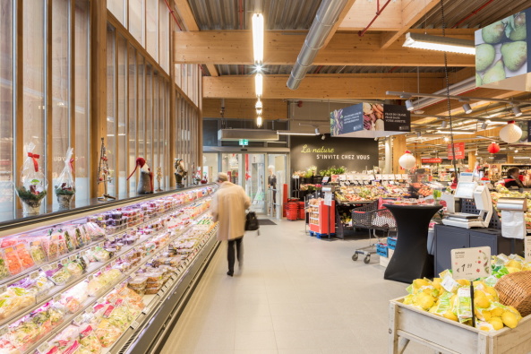 Baunetz, Meldung, Architektur, architecture, Supermarkt, supermarket, shopping, shop, Laden, Lige, Lttich, Belgien, Belgium, MDW Architecture, Fassade, facade, Hinterhof, backyard, Bestand, Holz, wood, Sverin Malaud