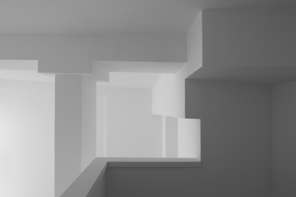 Paris, Frankreich, 18. Arrondissement, Haussmannschen Stil, Boulevard Ornano, Marc Yonan architectes, Umnutzung Industriebau, fassadenteil rasuschneiden, soziale Wohnungsbau, Umnutzung Molkerei, Linkcity, Kita, EInkaufsflchen, Parkhaus, trapezfrmiger Grundstck, Innenhof, Industrie Glassdach, Innenhof Glasdach, Sanierung, neue Grundboden, Adaption, Daniel Moulinet, Pierre L'excellent