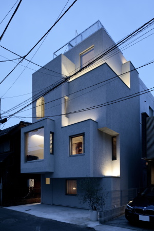 Haus in Tokio, Daisuke Ibano, fujiilab, GA photographers, Koichi TORIMURA, Daisuke IBANO, Ryosuke FUJII, Satoshi NUMANOI, tokyo, japan, japanisch, japanisches, neubau, wohnhaus, stahl, stahlrahmen, struktur, material, urban, kontext, dichte, wohnungsbau, architektur, architekten