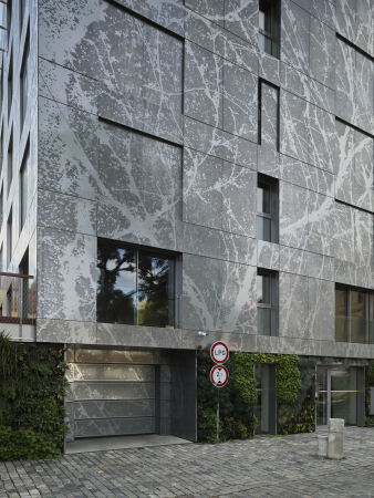 Fassade, facade, urban reconstruction Prague, Prag, Hof, Restaurierung, Apartments, top-of-the-line, state-of-the-art-living, Verspiegelung, verriegeln, Luxus, Treppenhaus, Atrium, staircase, terrace, Terrasse, Ricardo Bofill,  Ricardo Bofill Taller de Arquitectura