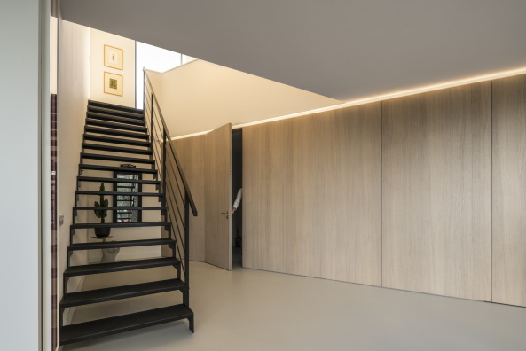 MVRDV. Villa, Rotterdam, glasierter Ziegel, glass, Glas, glazed, brickstone, creamy, cremig, Ossip van Duivenbode, fluid, curved, courtyard, Hof, Kurvig, Glas, Selbstversorger