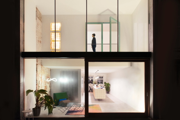 Baunetz, Meldung, Architektur, architecture, Shift, Rotterdam, Niederlande, Netherlands, Dutch, Holland, Wohnhaus, Interior, Umbau, Umnutzung, Design, Interior, radikal, radical, residential, house, town house, refurbishment, NoortjeKnulst, 2017