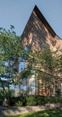 Baunetz, Meldung, Architektur, architecture, Rock Creek House, NADAAA, Washington, USA, Amerika, John Horner, residential, Wohnhaus, Umbau, renovation, brick, Ziegel, Backstein, bimorph, organic, organisch, Interior Design, Interieur, Multiplex, plywood, Holz, wood, Nader Tehrani, Katherine Faulkner