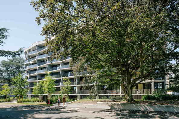 Architektur, Baunetz, Meldung, News, Architecture, Jolimont, NOMOS, Schweiz, Swiss, Genf, Geneva, Wohnungsbau, Wohnhaus, Haus, House, Apartmenthouse, Gartenstadt, Grn, Villa, Stadtvilla, Terrasse, BIenenstock, hive, Eisengelnde, Betonmodul, Fertigteil, Fassade, Animierung, Facettierte Fassade, Transparenz, Lichtspiel, Bodentiefe fenster, Wohnungstypen, zweiseitige belichtung, Auenterrasse, Garten, Gebude-villa, Building-villa, Imagen Subliminal, Miguel de Guzmn