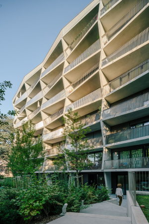 Architektur, Baunetz, Meldung, News, Architecture, Jolimont, NOMOS, Schweiz, Swiss, Genf, Geneva, Wohnungsbau, Wohnhaus, Haus, House, Apartmenthouse, Gartenstadt, Grn, Villa, Stadtvilla, Terrasse, BIenenstock, hive, Eisengelnde, Betonmodul, Fertigteil, Fassade, Animierung, Facettierte Fassade, Transparenz, Lichtspiel, Bodentiefe fenster, Wohnungstypen, zweiseitige belichtung, Auenterrasse, Garten, Gebude-villa, Building-villa, Imagen Subliminal, Miguel de Guzmn