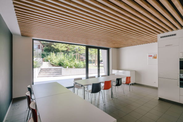 Architektur, Baunetz, Meldung, News, Architecture, Jolimont, NOMOS, Schweiz, Swiss, Genf, Geneva, Wohnungsbau, Wohnhaus, Haus, House, Apartmenthouse, Gartenstadt, Grn, Villa, Stadtvilla, Terrasse, BIenenstock, hive, Eisengelnde, Betonmodul, Fertigteil, Fassade, Animierung, Facettierte Fassade, Transparenz, Lichtspiel, Bodentiefe fenster, Wohnungstypen, zweiseitige belichtung, Auenterrasse, Garten, Gebude-villa, Building-villa, Imagen Subliminal, Miguel de Guzmn