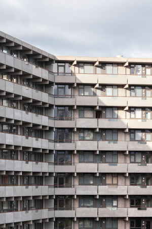 Sanierung, NL Architects, Bijlmermeer, Mies van der Rohe Award, Kleiburg, CIAM, Charta von Athen, Amsterdam Zuidost, Fop Ottenhof, Siegfried Nassuth, XVW Architectuur, DIY, Selbstausbau, Nachkriegsmoderne, Waschbeton, de FLAT, Stijn Poelstra, Marcel van der Burg