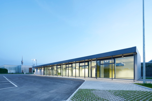 Pavillon in Mnchen von Ptzold Schmid Architekten, Neubau, Fertigstellung, Pavillon, Logistik, 2017, Munich, Parkplatz, BMW