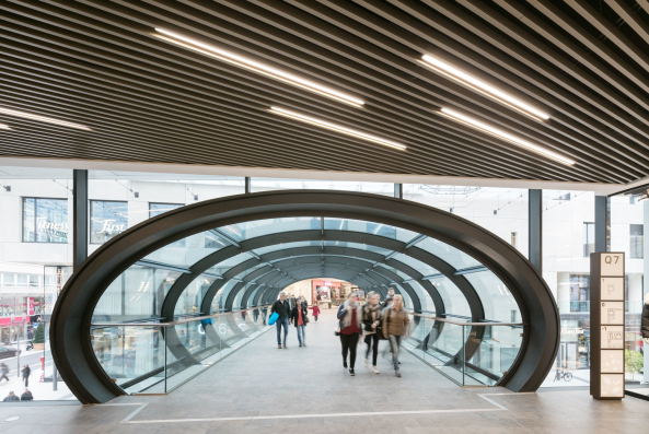 Baunetz, Meldung, Architektur, architecture, germany, Deutschland, Mannheim, Q6 Q7, Mall, Einkaufszentrum, Premiummall, multifunktional, Stadtquartier, mixed-use, building, Blocher, Blocher partners, shopping, Glasdach, glas roof, city, Innenstadt, HG Esch