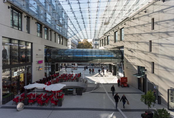 Baunetz, Meldung, Architektur, architecture, germany, Deutschland, Mannheim, Q6 Q7, Mall, Einkaufszentrum, Premiummall, multifunktional, Stadtquartier, mixed-use, building, Blocher, Blocher partners, shopping, Glasdach, glas roof, city, Innenstadt, HG Esch