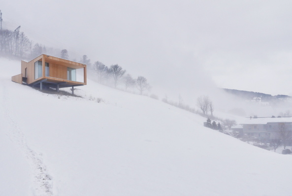 Architektur, architecture, baunetz, meldung, news, nachricht, wohnen, minihaus, wohnhaus, sterreich, austria, alpen, bergen, landschaft, berglandschaft, mountain, morpho-logic, michael gebhard, ingrid burgstaller, holz, holzaus, hang, wiese, kuhwiesenhanghaus, kuhwiese, panoramablick, liesental, katschberg, karawanen, tschiernock, kuhweide, rckzugsort, hangneigung, holzbau, stahlgerst, hangverlauf, schwebendes haus, heilwasserquellgebiet, eckverglasung, terrasse, raumgliederung, treppensrufen, flachdach, patina, idyllisch, kuhe, michael heinrich