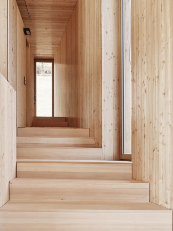 Architektur, architecture, baunetz, meldung, news, nachricht, wohnen, minihaus, wohnhaus, sterreich, austria, alpen, bergen, landschaft, berglandschaft, mountain, morpho-logic, michael gebhard, ingrid burgstaller, holz, holzaus, hang, wiese, kuhwiesenhanghaus, kuhwiese, panoramablick, liesental, katschberg, karawanen, tschiernock, kuhweide, rckzugsort, hangneigung, holzbau, stahlgerst, hangverlauf, schwebendes haus, heilwasserquellgebiet, eckverglasung, terrasse, raumgliederung, treppensrufen, flachdach, patina, idyllisch, kuhe, michael heinrich