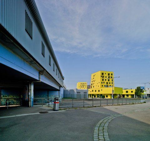 Europan, Playstudio, Yesstudio, Alicante, Wien, Perfektastrae, Fallow Land, Gelb, Farbe, Suburbia, Vorstadt, Patiohaus, Turmhaus, 23. Bezirk, Liesing, Wohnungsbau, Petersburger Hngung, Europan 7, Suburban Challenge  urbane Intensitt und Vielfalt des Wohnens, David Frutos
