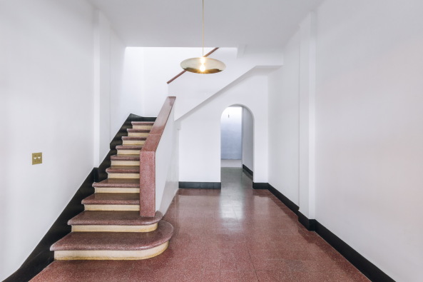 Christoph Zeller, omar munoz, juan carlos garza, moye, zeller&moye, casa verne, haus, wohnhaus, mexiko, mexico, mexico city, wei�, gr�n, garten, dachgarten, w�nde, walled garten, wohnzimmer, beton, stadt, urban, garten, marmor, holz, eiche, terrazzo