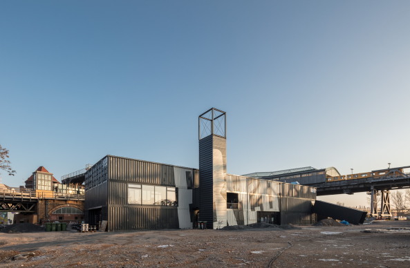 Baunetz, Meldung, Architektur, architecture, GRAFT, Berlin, germany, Deutschland, Brlo, craft beer, Bier, Gastronomie, Gleisdreieck, Kreuzberg, Schneberg, Park, Brauhaus, brewery, Biergarten, Bar, beer garden, Container, temporr, temporary, 2017, schwarz, black, Tobias Hein, Seren Dal, DONE STUDIO, Ulf Saupe